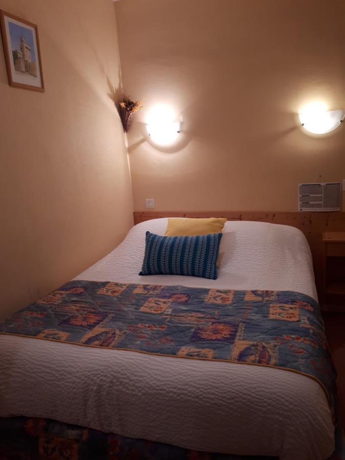 Logis Hotel Le Ceans Orpierre ภายนอก รูปภาพ
